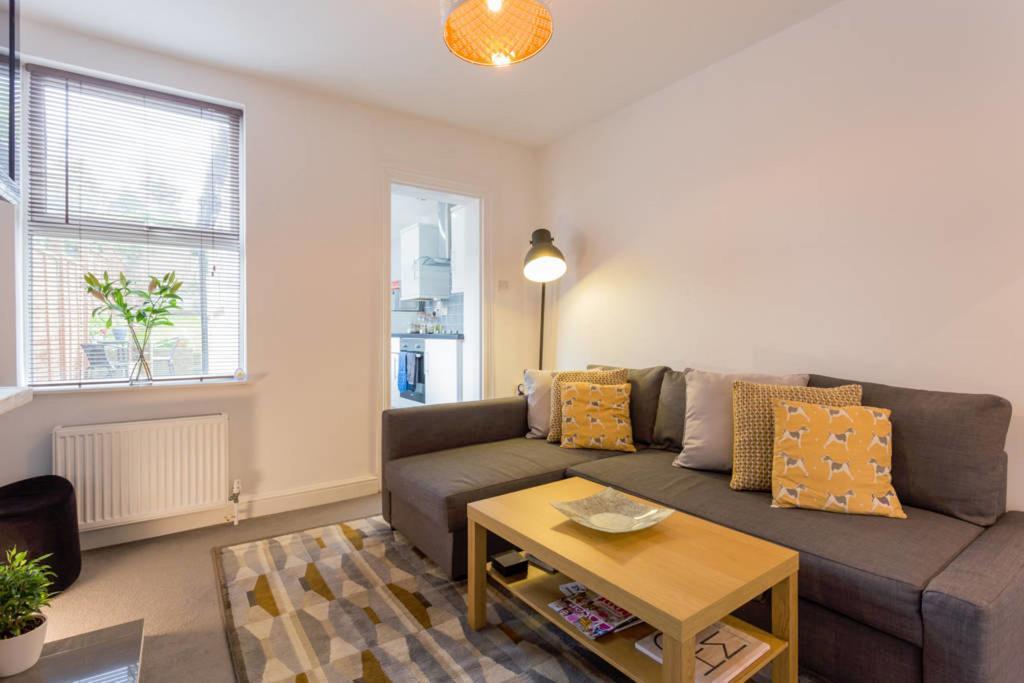 Ashton House - Stylish 2 Bedroom House, Close To Luton Town Center & Airport מראה חיצוני תמונה