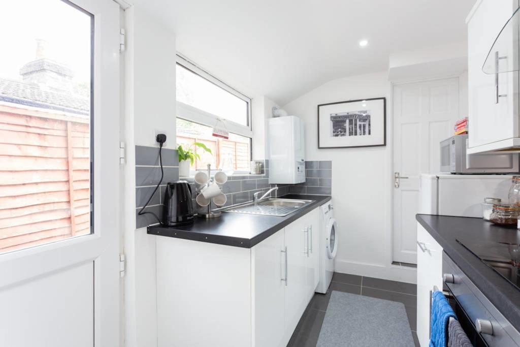 Ashton House - Stylish 2 Bedroom House, Close To Luton Town Center & Airport מראה חיצוני תמונה
